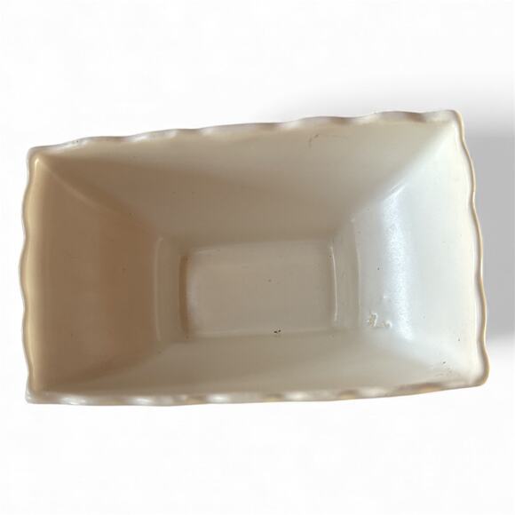 Vintage McCoy USA Pottery Cream White Planter 7"x4.5"x3" Mid Century - Picture 5 of 6